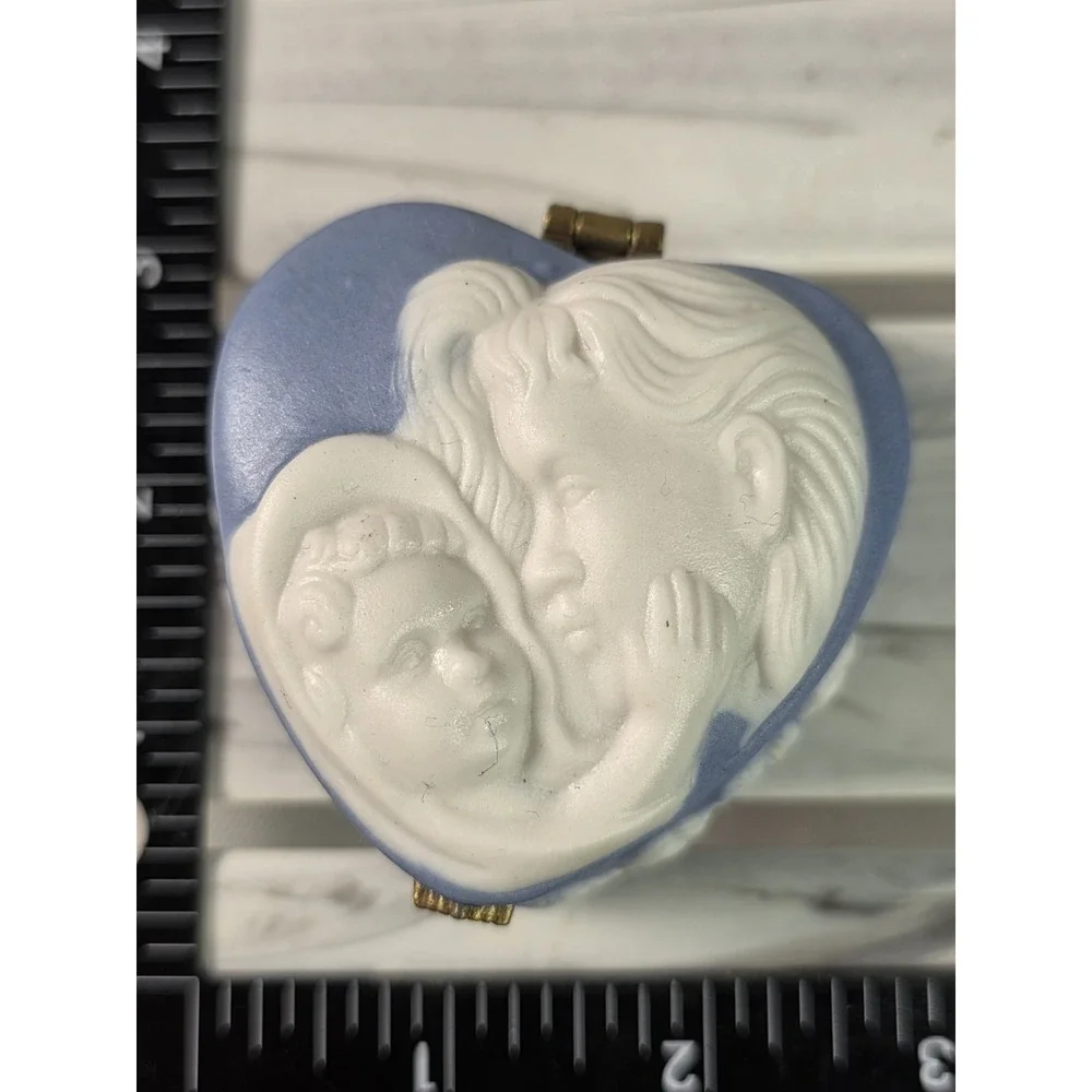 Blue Porcelain Cameo Hinged Trinket Box Wedgewood Style Woman Cameo & Floral